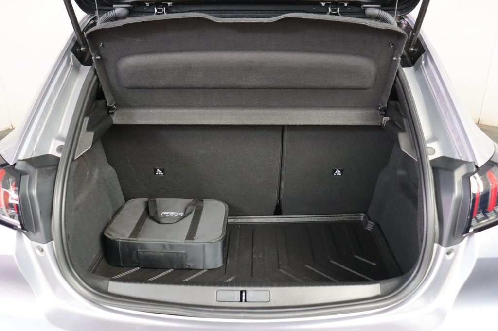 Used Peugeot E-208 2023 for sale - 75745944: Photo 18