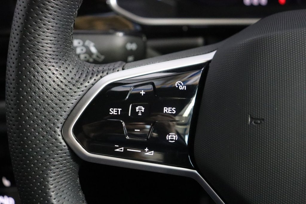 Used Volkswagen T-Roc 2023 for sale - 77080480: Photo 29