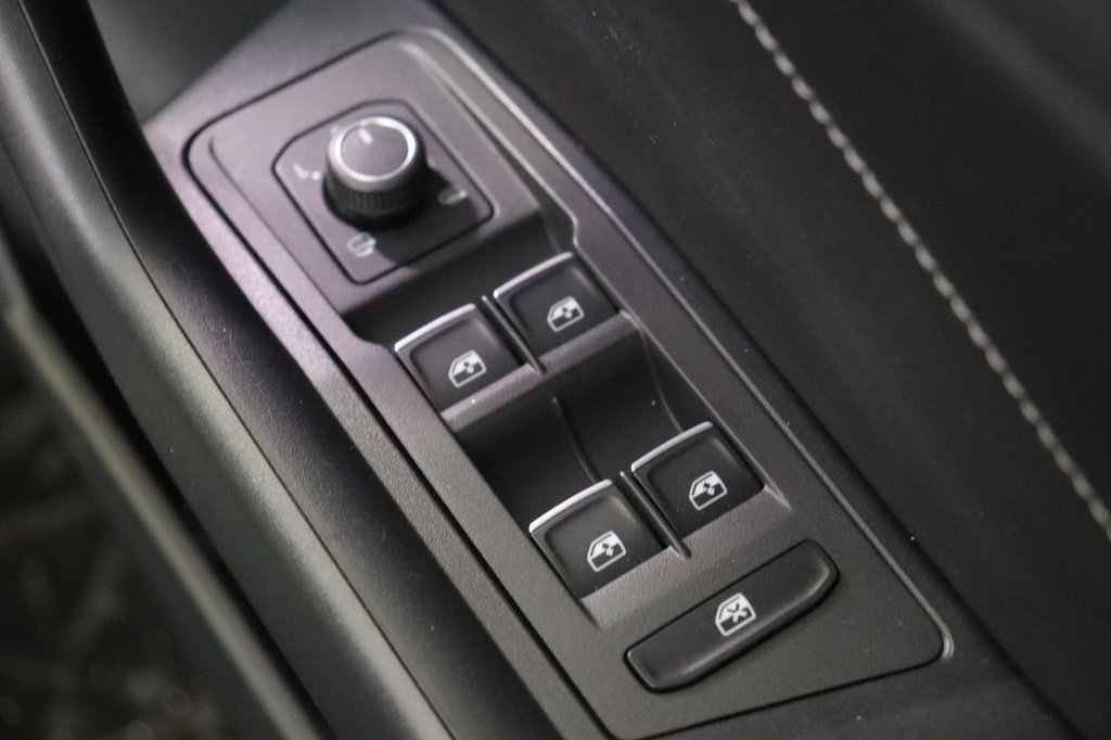 Used Volkswagen T-Roc 2023 for sale - 77080480: Photo 37