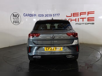 Used Volkswagen T-Roc 2023 for sale - 77080480: Photo