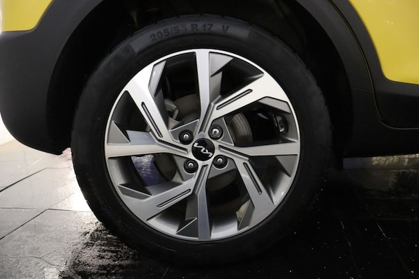 Used Kia Stonic 2023 for sale - 73726536: Photo 37