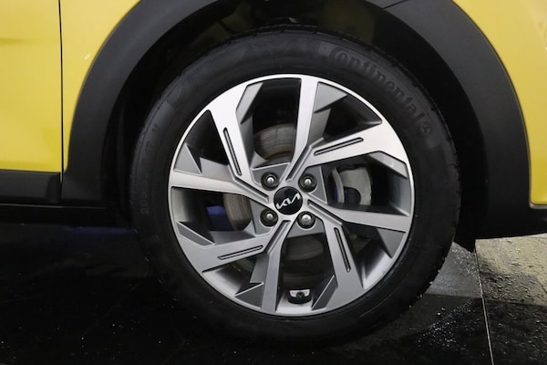 Used Kia Stonic 2023 for sale - 73726536: Photo 40