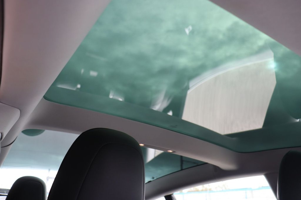 Used Tesla Model 3 2020 for sale - 77680622: Photo 2