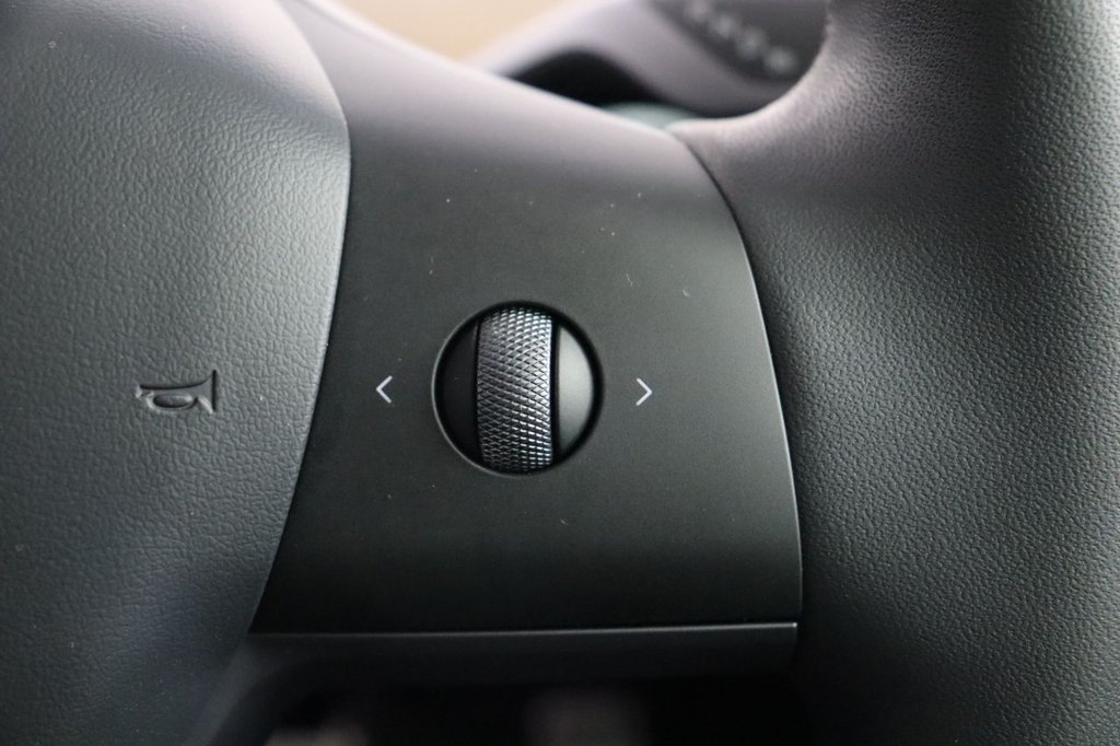 Used Tesla Model Y 2024 for sale - 76350640: Photo 31