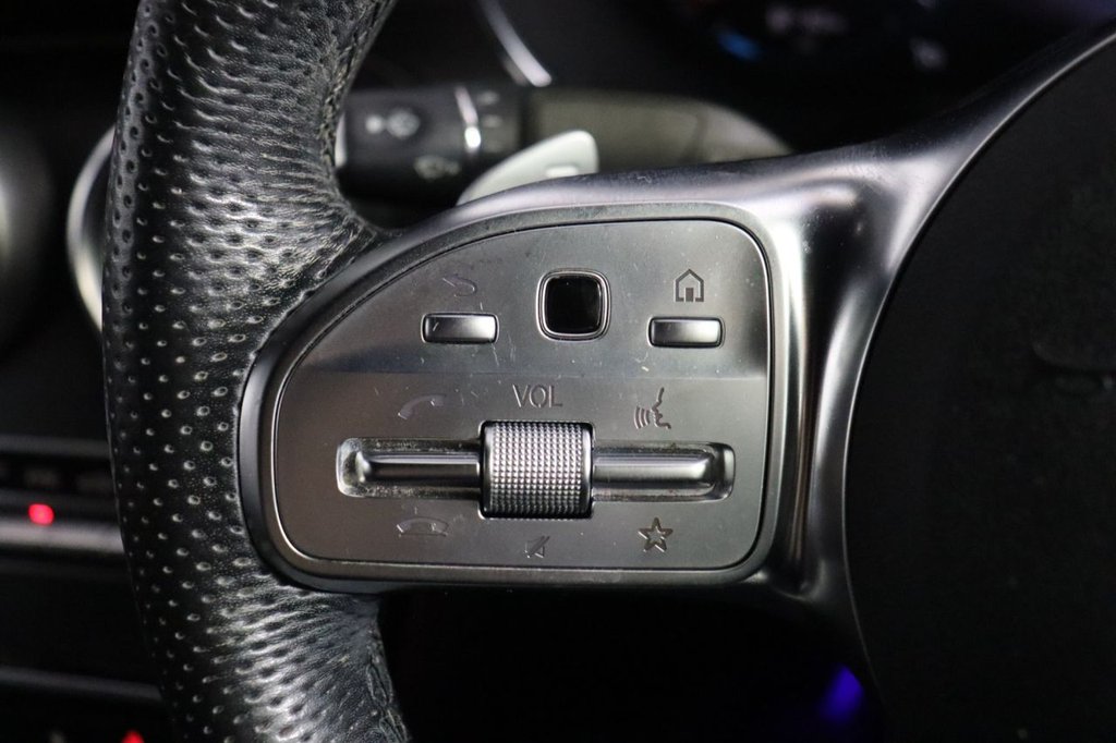 Used Mercedes-Benz GLC 2020 for sale - 76909740: Photo 31