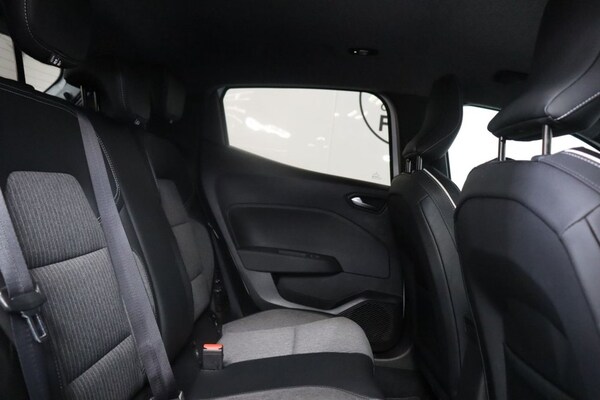 Used Renault Clio 2023 for sale - 75801468: Photo 34