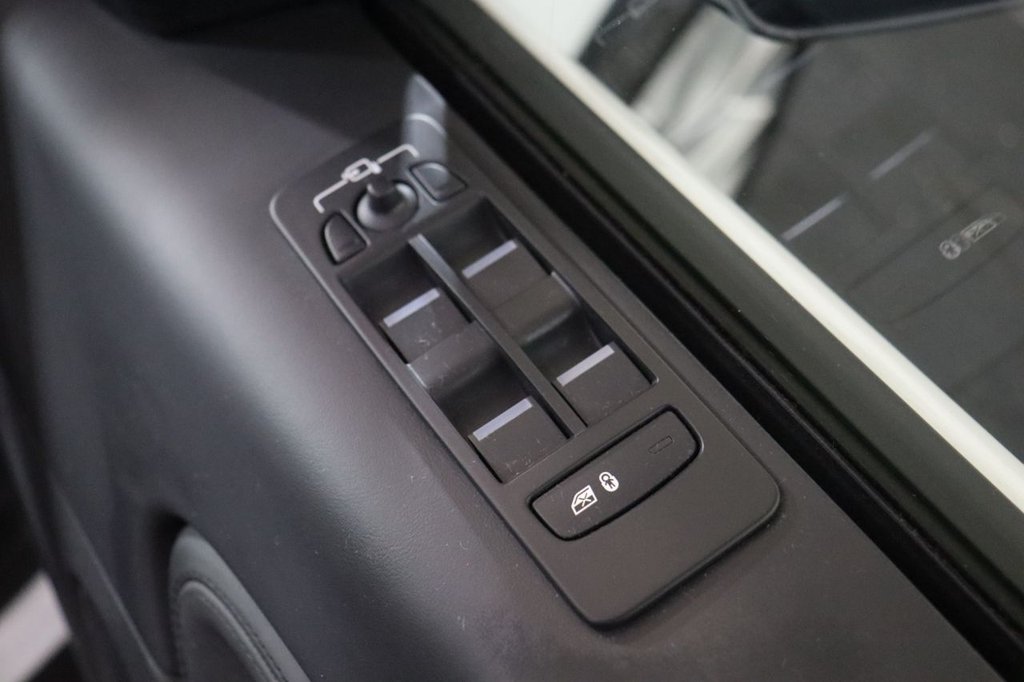 Used Land Rover Discovery Sport 2020 for sale - 76923972: Photo 28