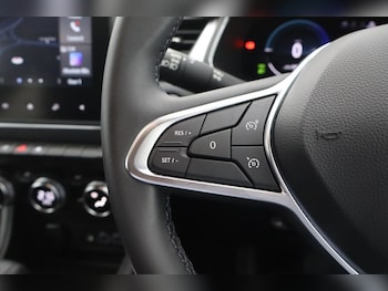 Used Renault Captur 2023 for sale - 78474748: Photo