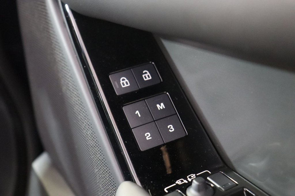 Used Land Rover Range Rover Velar 2024 for sale - 77608924: Photo 27