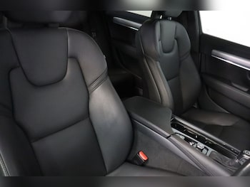 Used Volvo S90 2018 for sale - 78056624: Photo