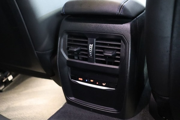 Used BMW i4 2022 for sale - 76309423: Photo 39