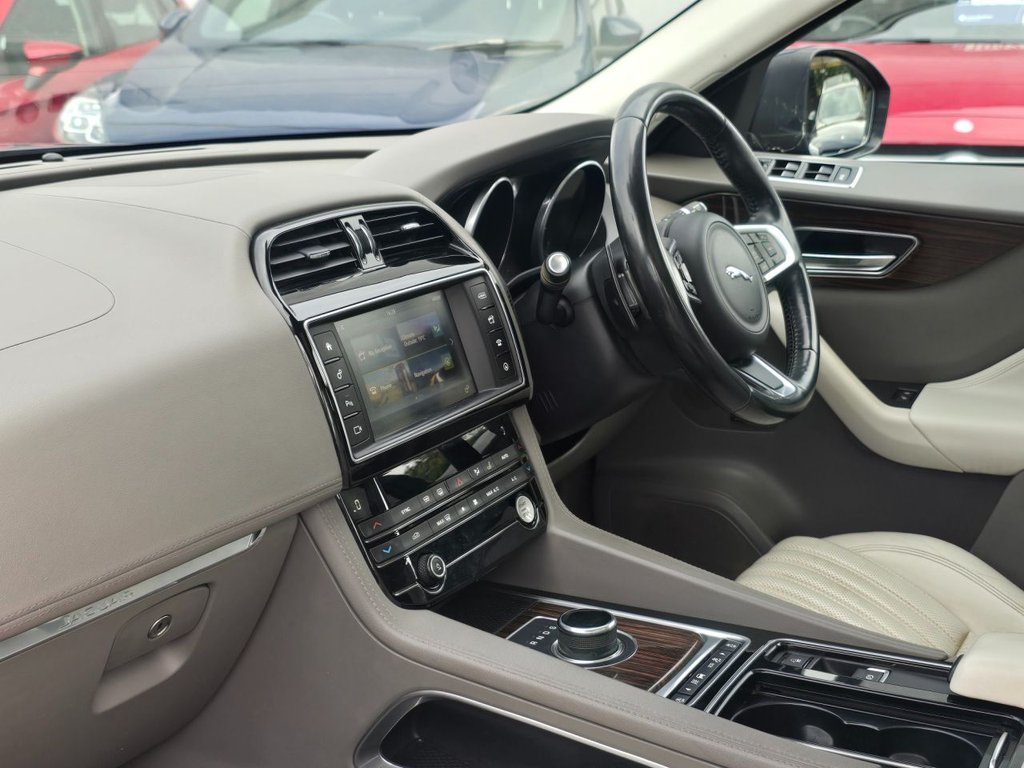 Used Jaguar F-Pace 2018 for sale - 76003395: Photo 11