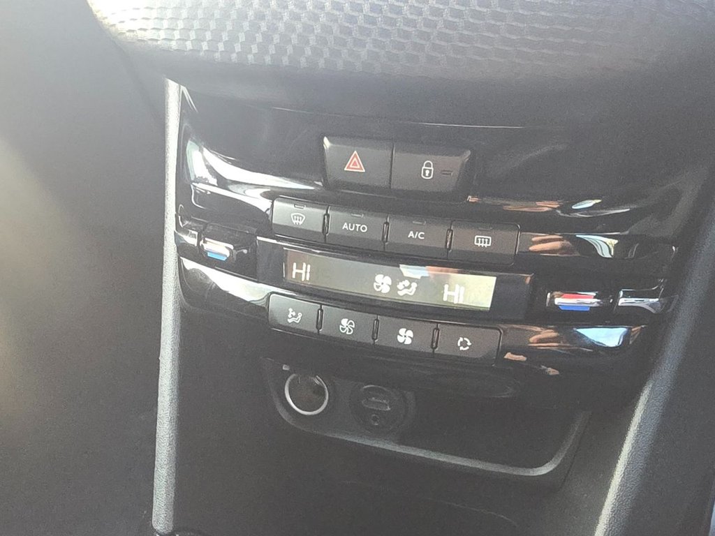 Used Peugeot 2008 2017 for sale - 76570520: Photo 14