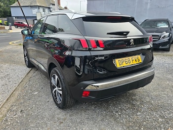 Used Peugeot 3008 2018 for sale - 76163164: Photo