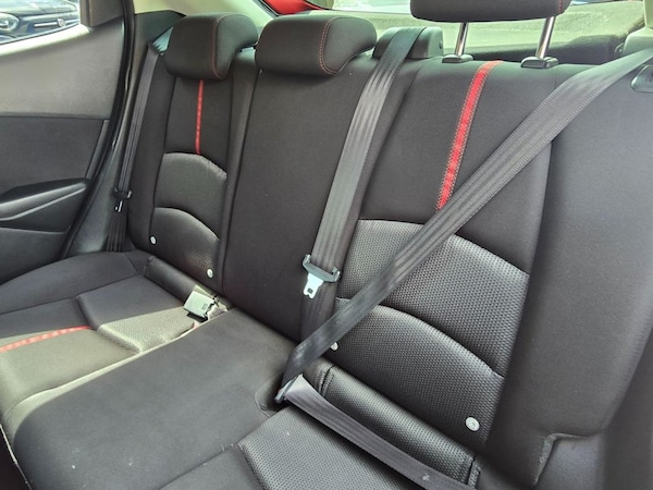 Used Mazda Mazda2 2015 for sale - 76250227: Photo 8