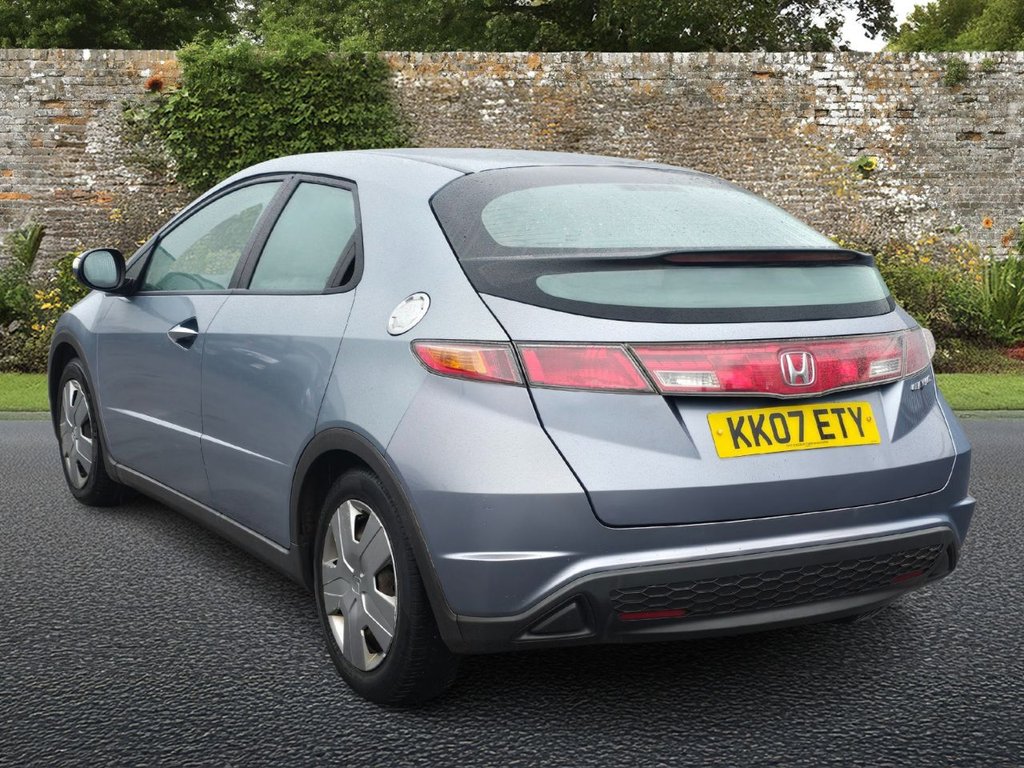 Used Honda Civic 2007 for sale - 76986292: Photo 4