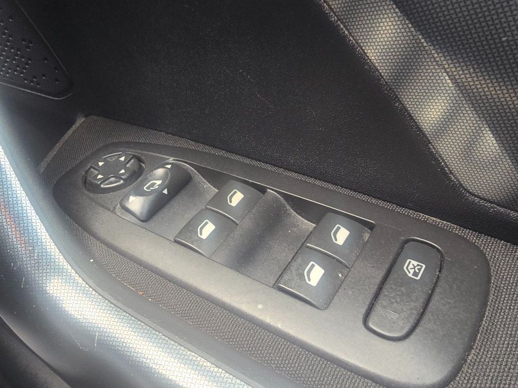 Used Peugeot 2008 2017 for sale - 77250152: Photo 15