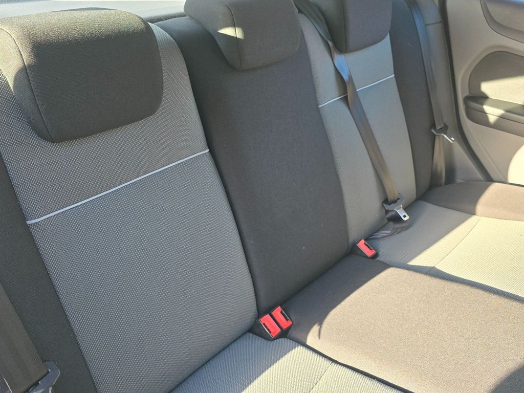 Used Ford Focus 2010 for sale - 76535560: Photo 11