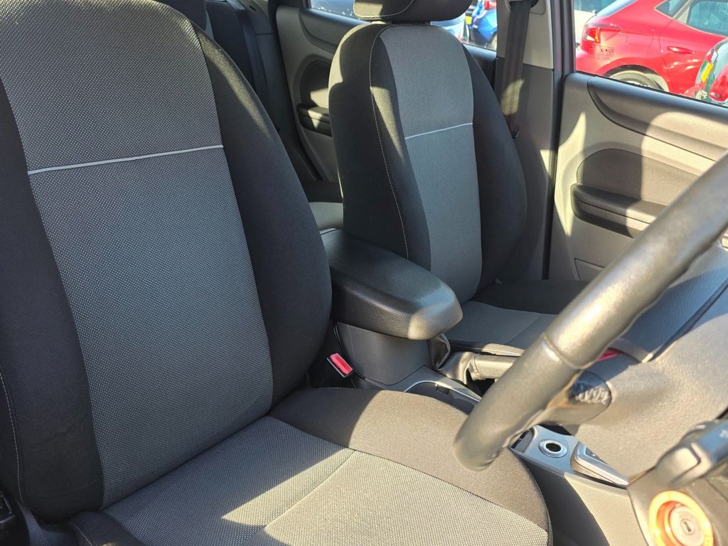 Used Ford Focus 2010 for sale - 76535560: Photo 13