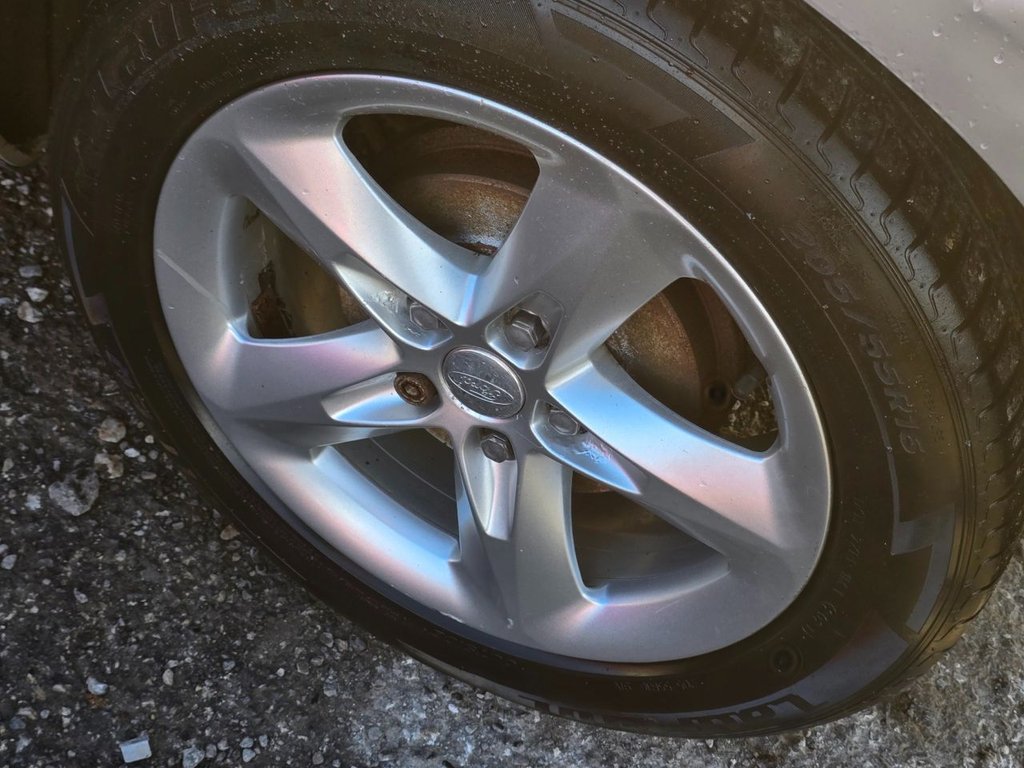 Used Ford Focus 2010 for sale - 76535560: Photo 7