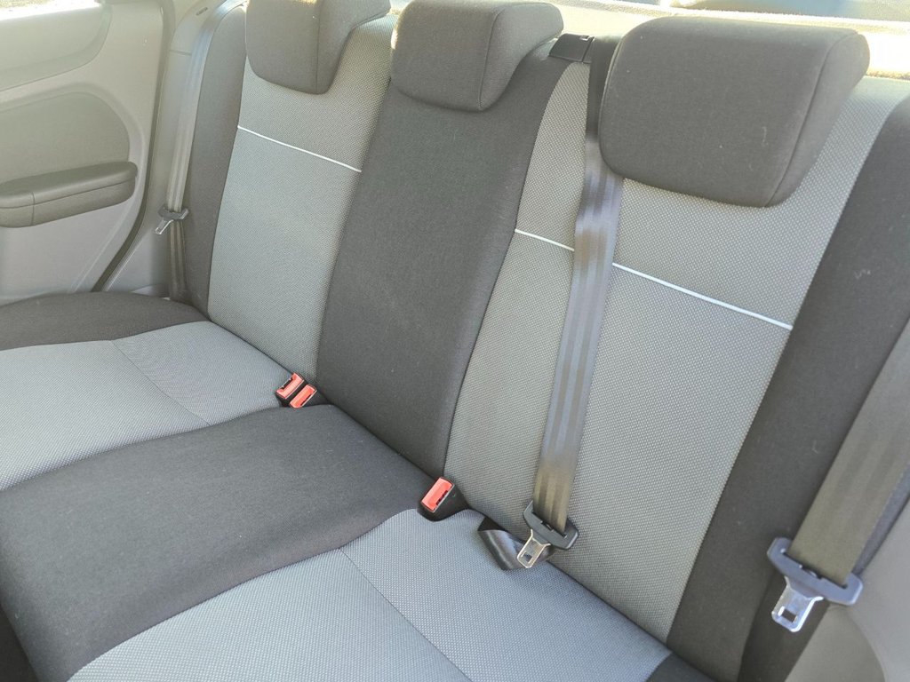 Used Ford Focus 2010 for sale - 76535560: Photo 8