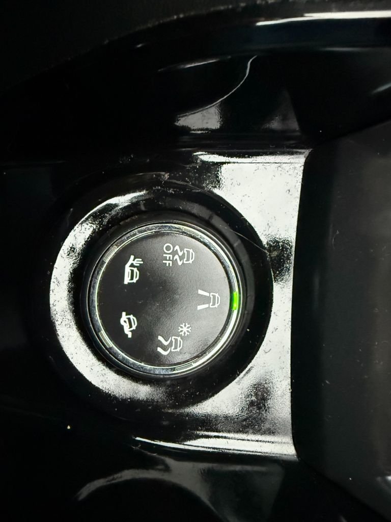 Used Peugeot 2008 2016 for sale - 78017271: Photo 17