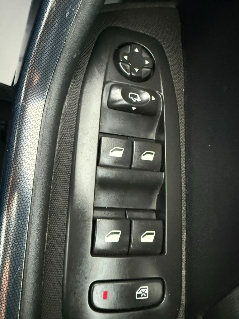 Used Peugeot 2008 2016 for sale - 78017271: Photo 20