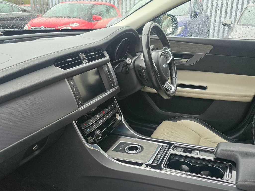 Used Jaguar XF 2016 for sale - 77327697: Photo 8