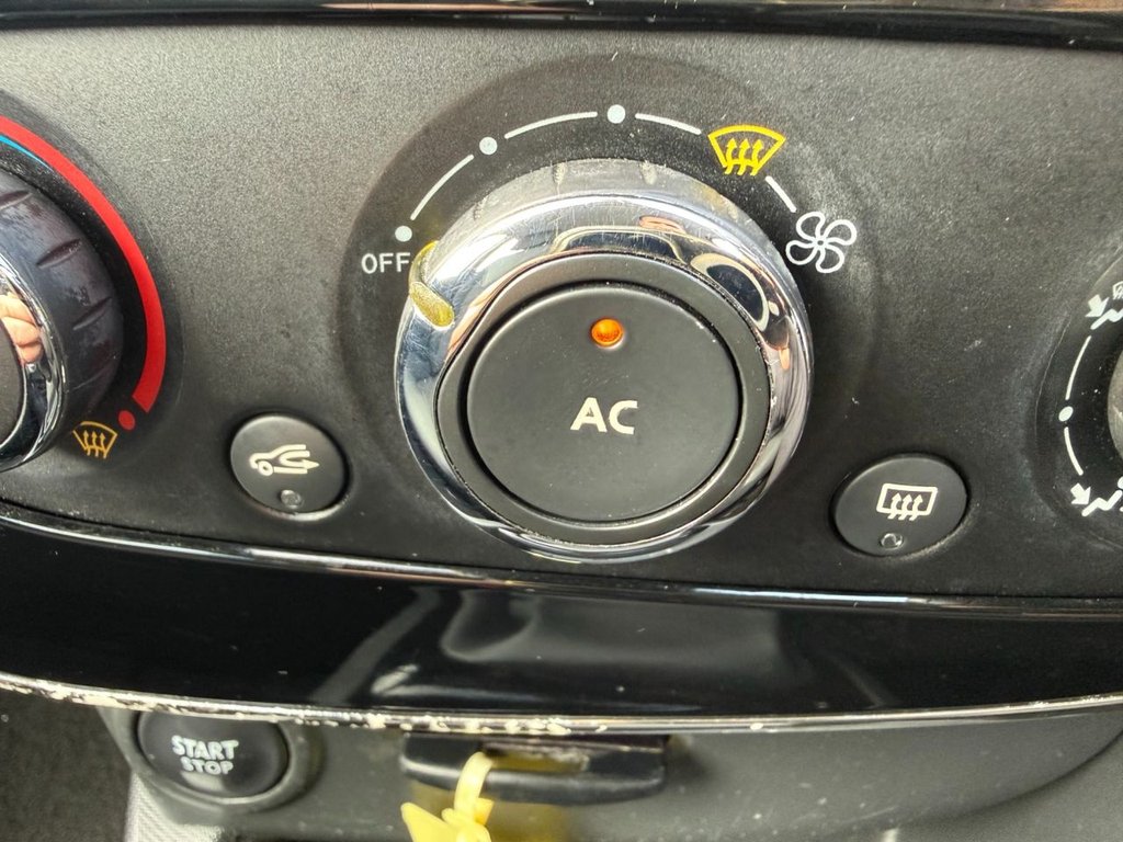 Used Renault Clio 2015 for sale - 77764983: Photo 17