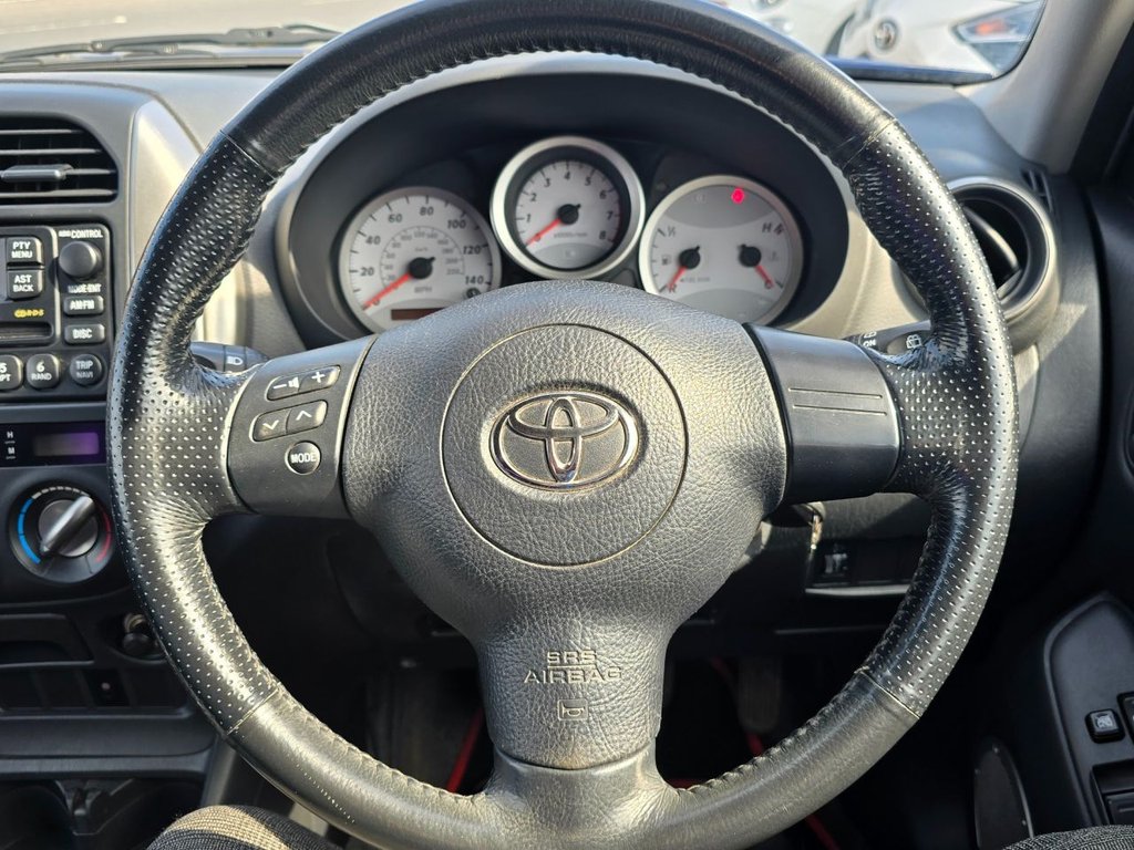 Used Toyota RAV4 2004 for sale - 76900401: Photo 11