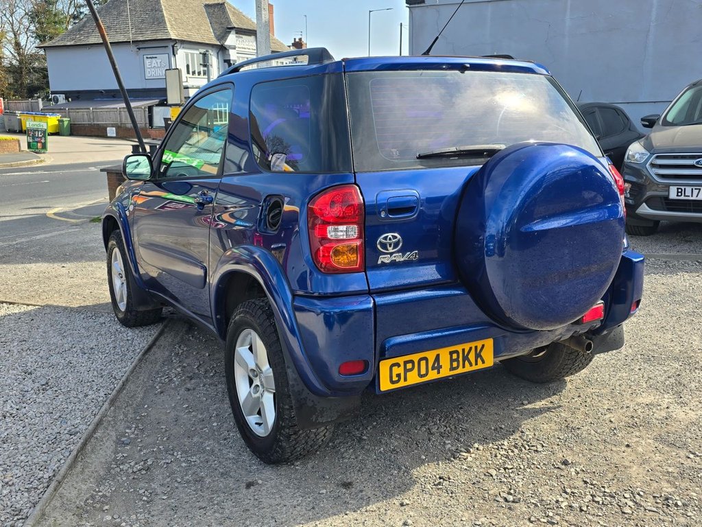Used Toyota RAV4 2004 for sale - 76900401: Photo 4