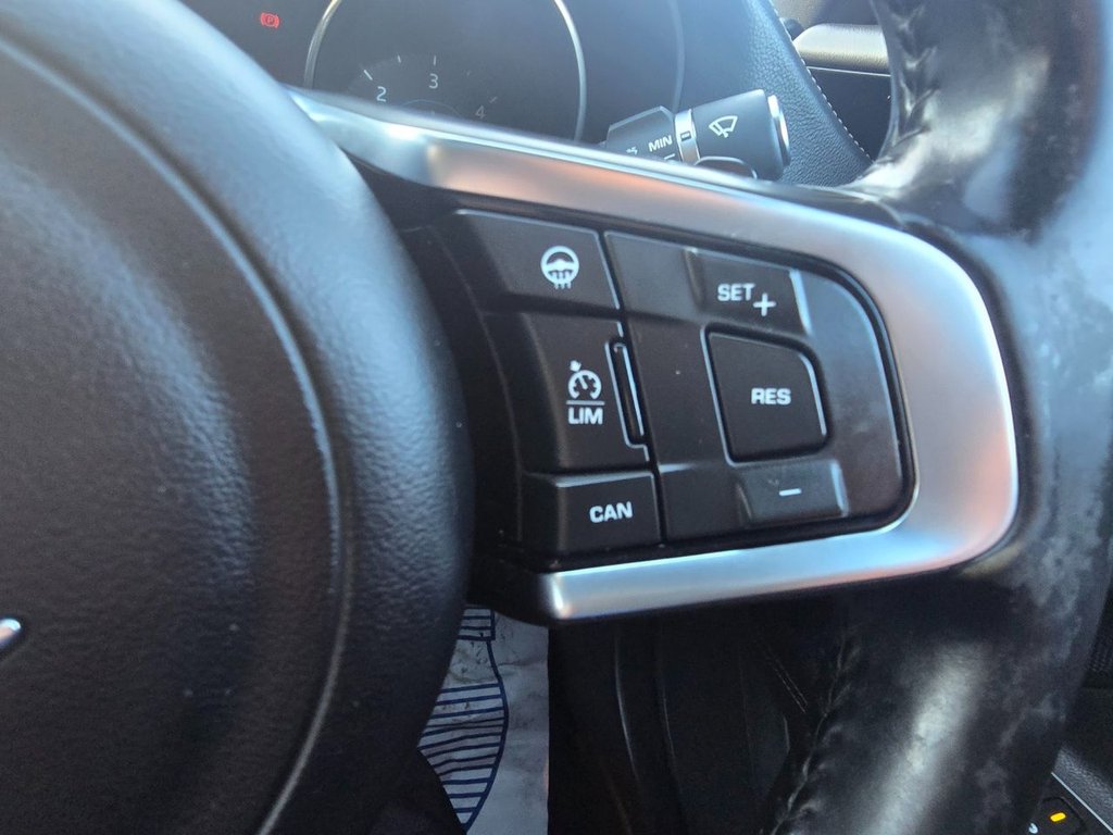 Used Jaguar XF 2017 for sale - 76783514: Photo 23