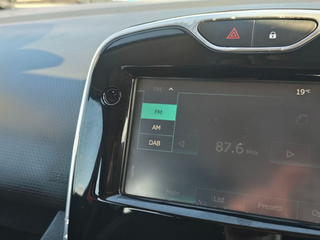 Used Renault Clio 2016 for sale - 75912355: Photo 18