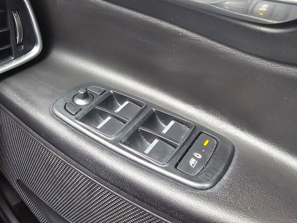 Used Jaguar XE 2018 for sale - 76792036: Photo 14