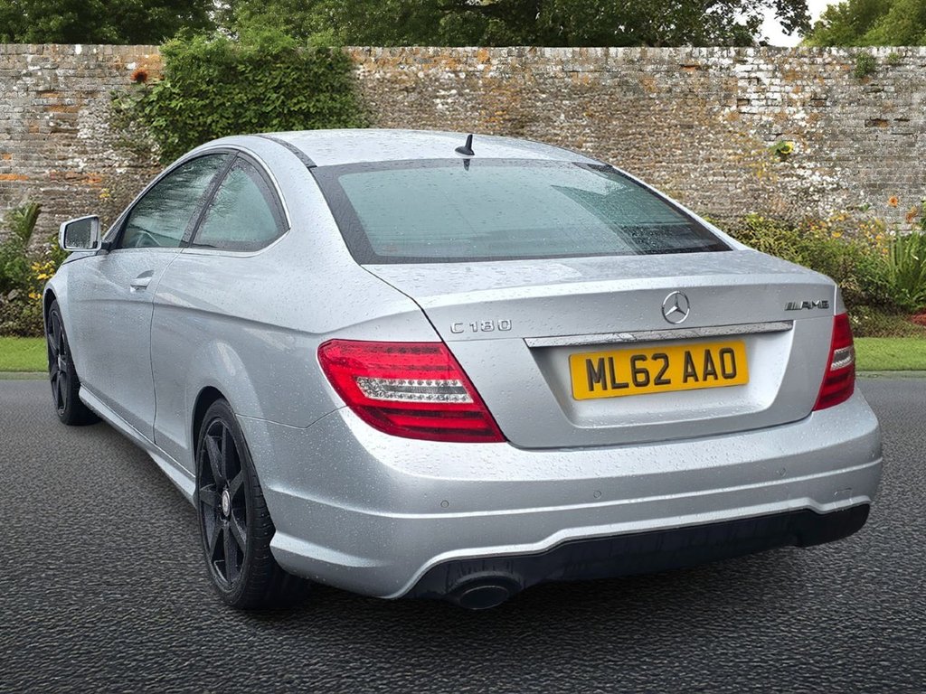 Used Mercedes-Benz C Class 2012 for sale - 77498561: Photo 4