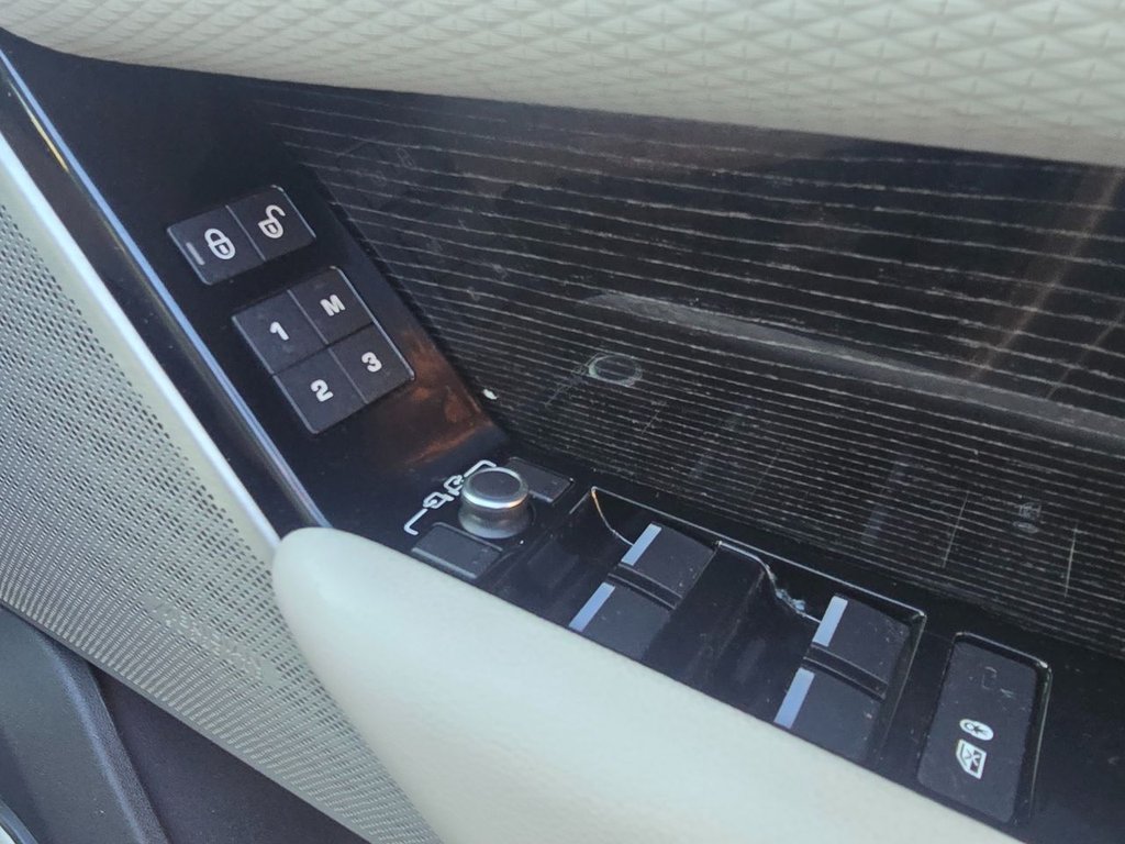 Used Land Rover Range Rover Velar 2017 for sale - 76570562: Photo 15