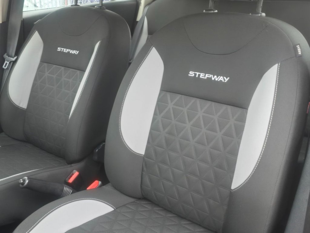 Used Dacia Sandero Stepway 2014 for sale - 76558551: Photo 9