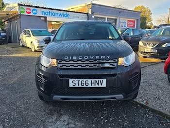Used Land Rover Discovery Sport 2016 for sale - 76535487: Photo