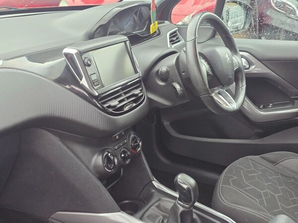 Used Peugeot 2008 2017 for sale - 76068371: Photo 9
