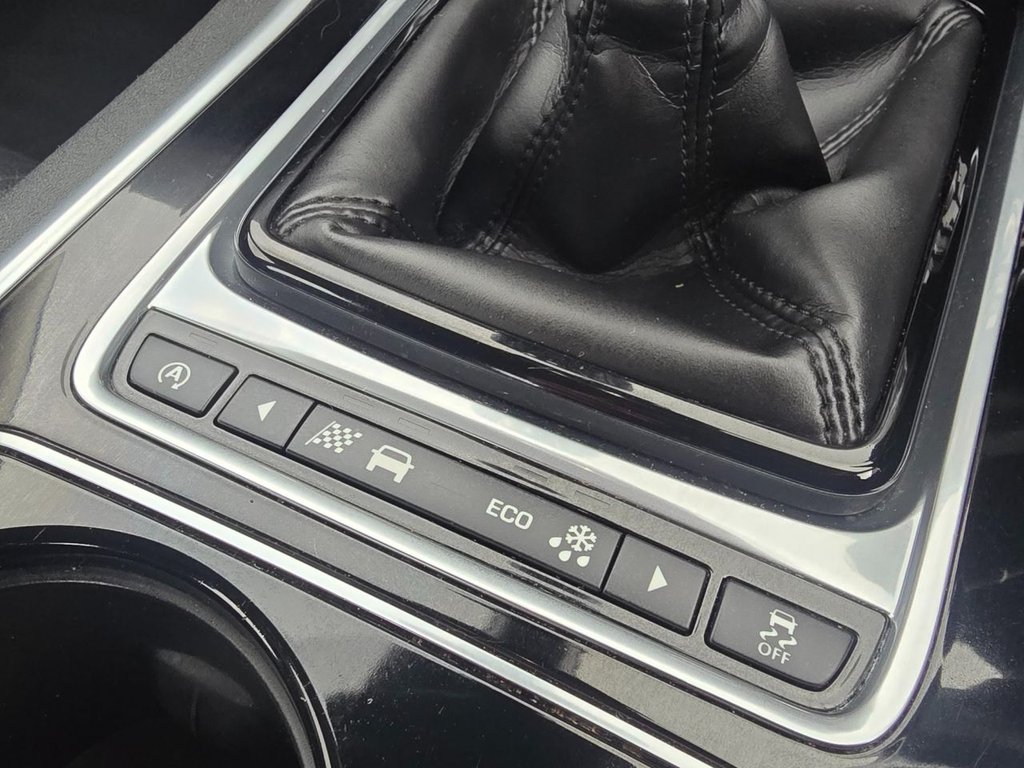 Used Jaguar XE 2016 for sale - 76416945: Photo 16