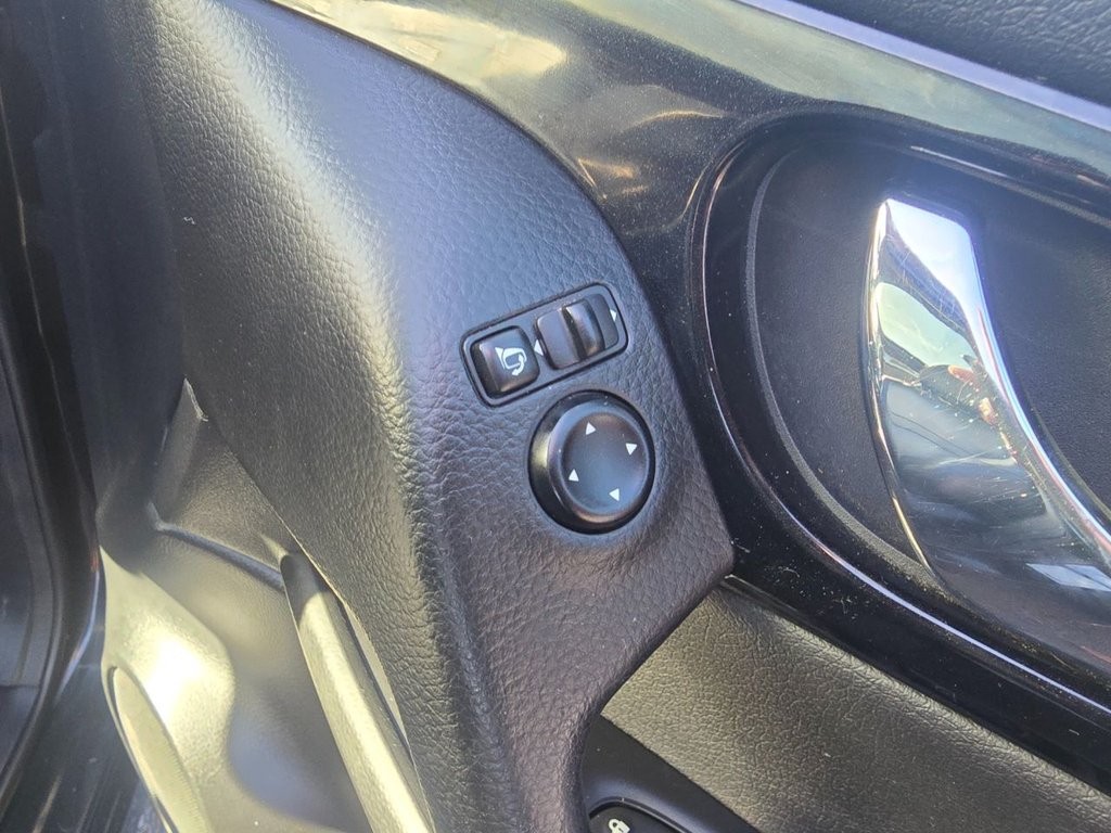 Used Nissan Qashqai 2015 for sale - 77275848: Photo 13