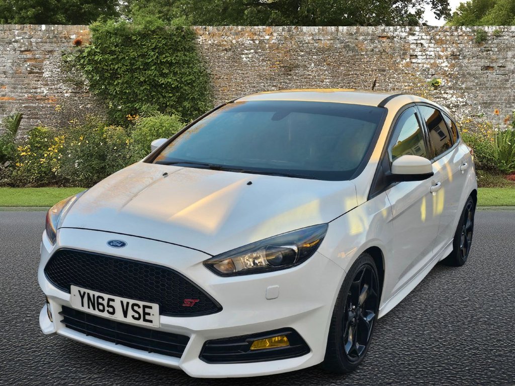 Used Ford Focus 2015 for sale - 76725069: Photo 3