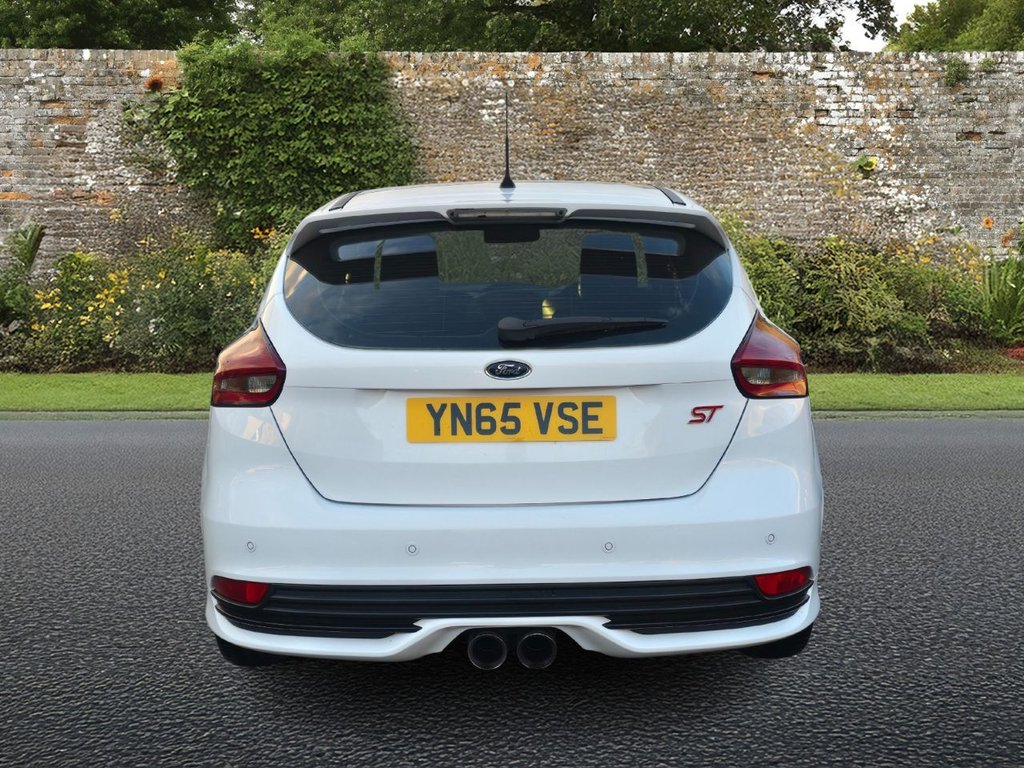 Used Ford Focus 2015 for sale - 76725069: Photo 5