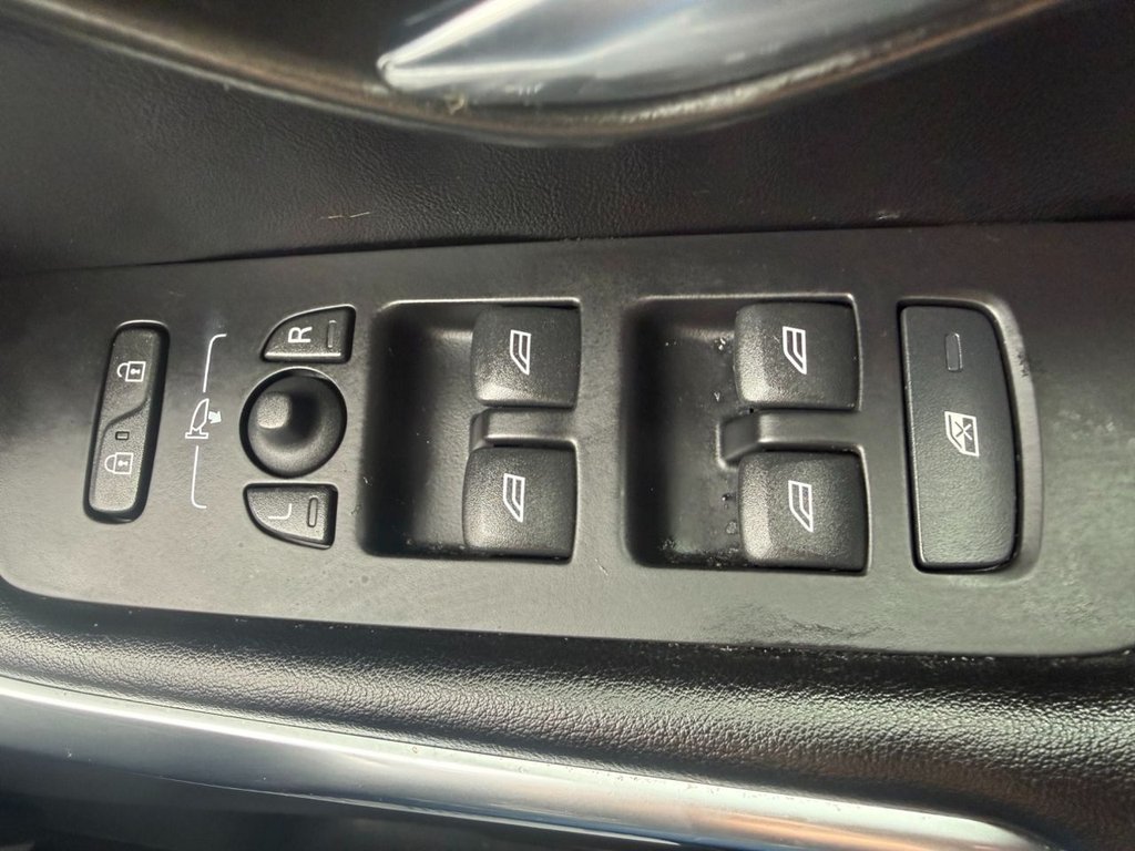 Used Volvo V40 2013 for sale - 78082598: Photo 21