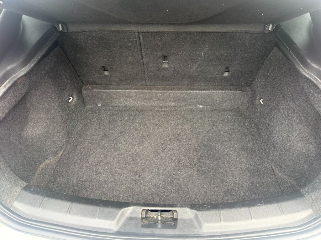 Used Volvo V40 2013 for sale - 78082598: Photo 9