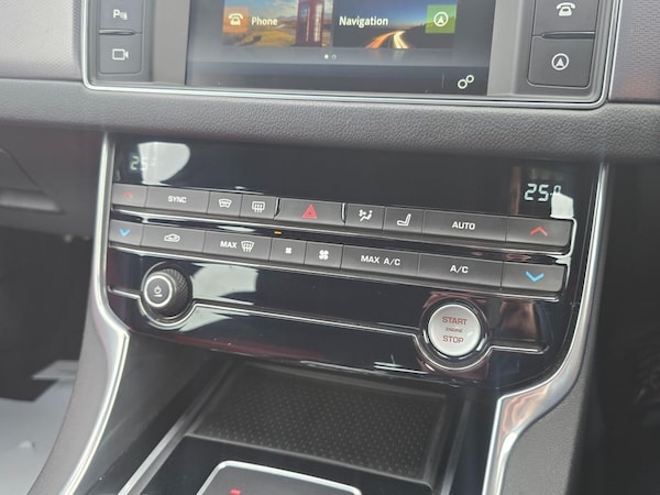 Used Jaguar XF 2017 for sale - 76068839: Photo 15