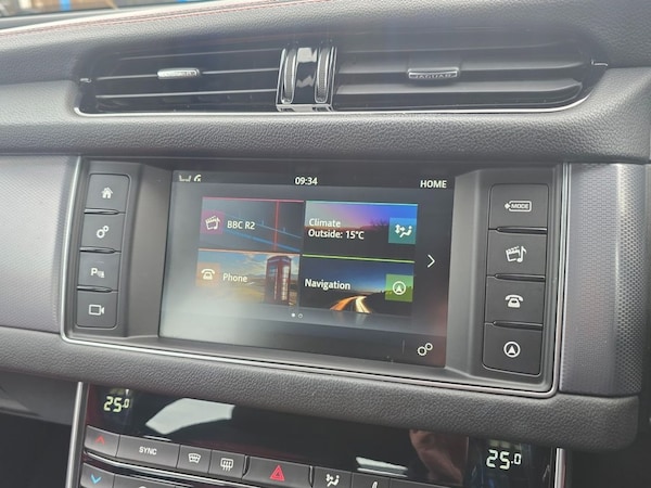 Used Jaguar XF 2017 for sale - 76068839: Photo 16