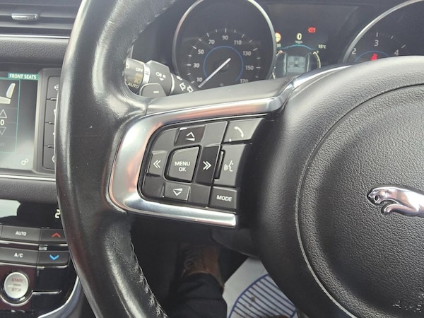 Used Jaguar XF 2017 for sale - 76068839: Photo 23