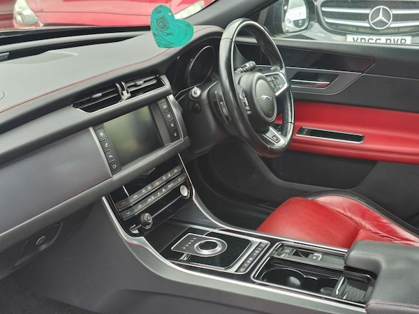 Used Jaguar XF 2017 for sale - 76068839: Photo 9