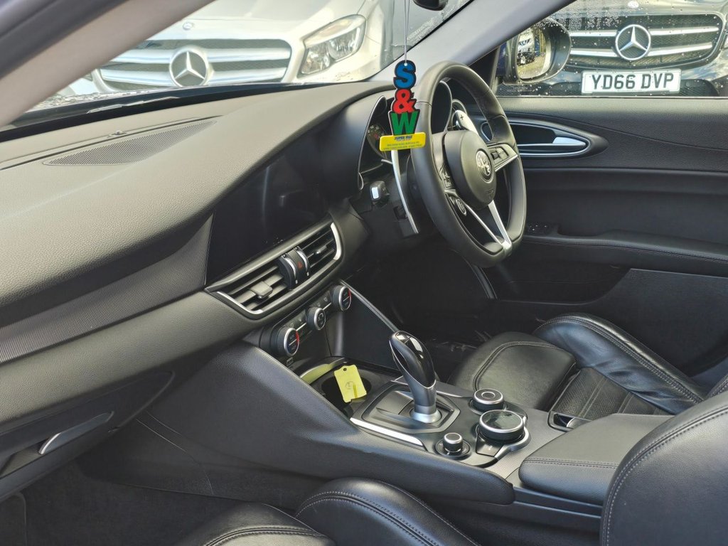 Used Alfa Romeo Giulia 2018 for sale - 76345222: Photo 10